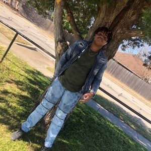 Meet your Posher, Deonte